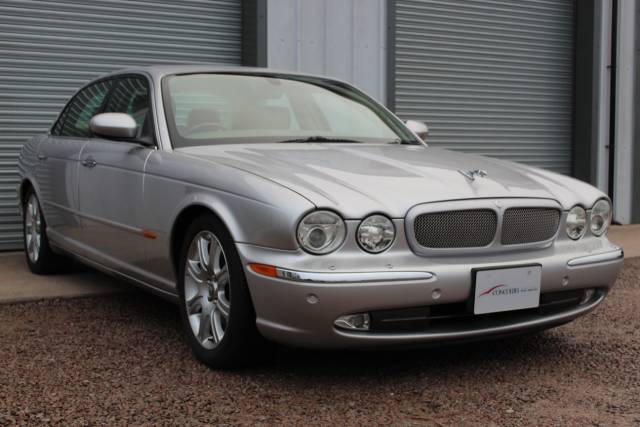 Jaguar XJ8 3.6 V8 SEL Saloon Petrol Silver