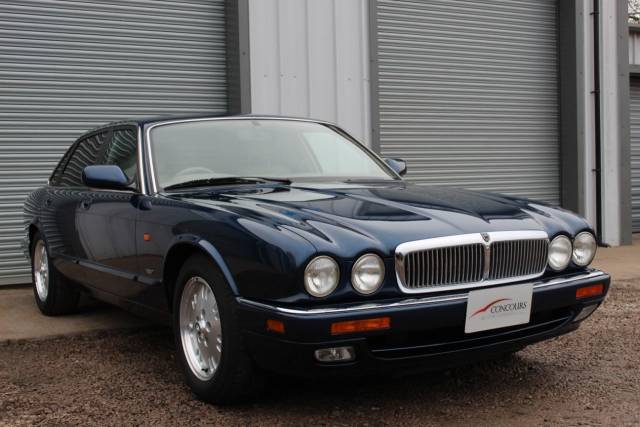 Jaguar XJ Series 3.2 (6cyl) Select Saloon Petrol Sapphire Blue Metallic